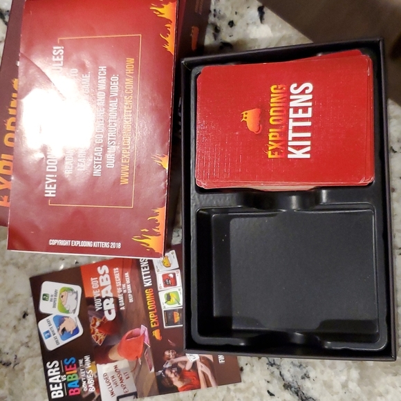 Exploding kittens card game - Picture 2 of 5